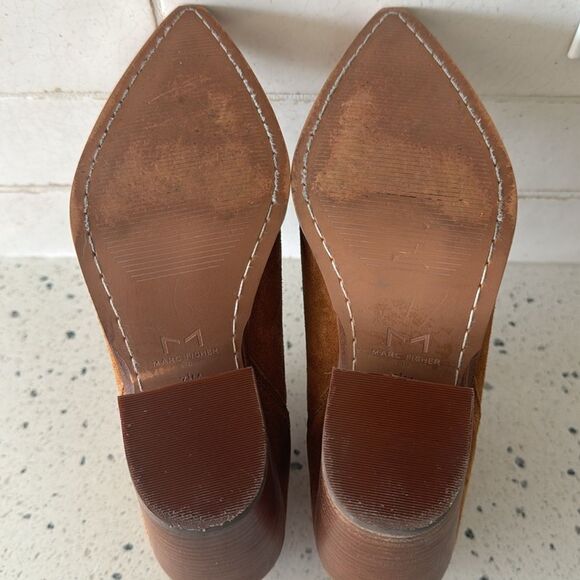 MARC FISHER GADRI Tan Suede Leather Ankle Booties Pointed Toe Pull On Size 7.5M - Picture 8 of 16